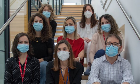Describen los mecanismos por los que la ventilación mecánica puede estimular las células tumorales en cáncer de pulmón y favorecer las metástasis Describen los mecanismos por los que la ventilación mecánica puede estimular las células tumorales en cáncer de pulmón y favorecer las metástasis