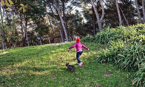 Los niños y niñas que viven y estudian cerca de espacios verdes sufren menos estrés oxidativo Los niños y niñas que viven y estudian cerca de espacios verdes sufren menos estrés oxidativo