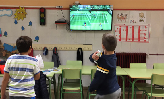 Los niños y niñas con sobrepeso mejoran su forma física y su salud gracias a los videojuegos activos Los niños y niñas con sobrepeso mejoran su forma física y su salud gracias a los videojuegos activos