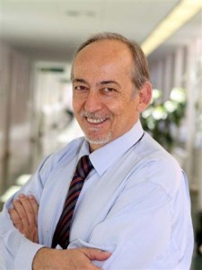 La terapia con carvedilol a largo plazo reduce la descompensación de la cirrosis y mejora la supervivencia en pacientes compensados