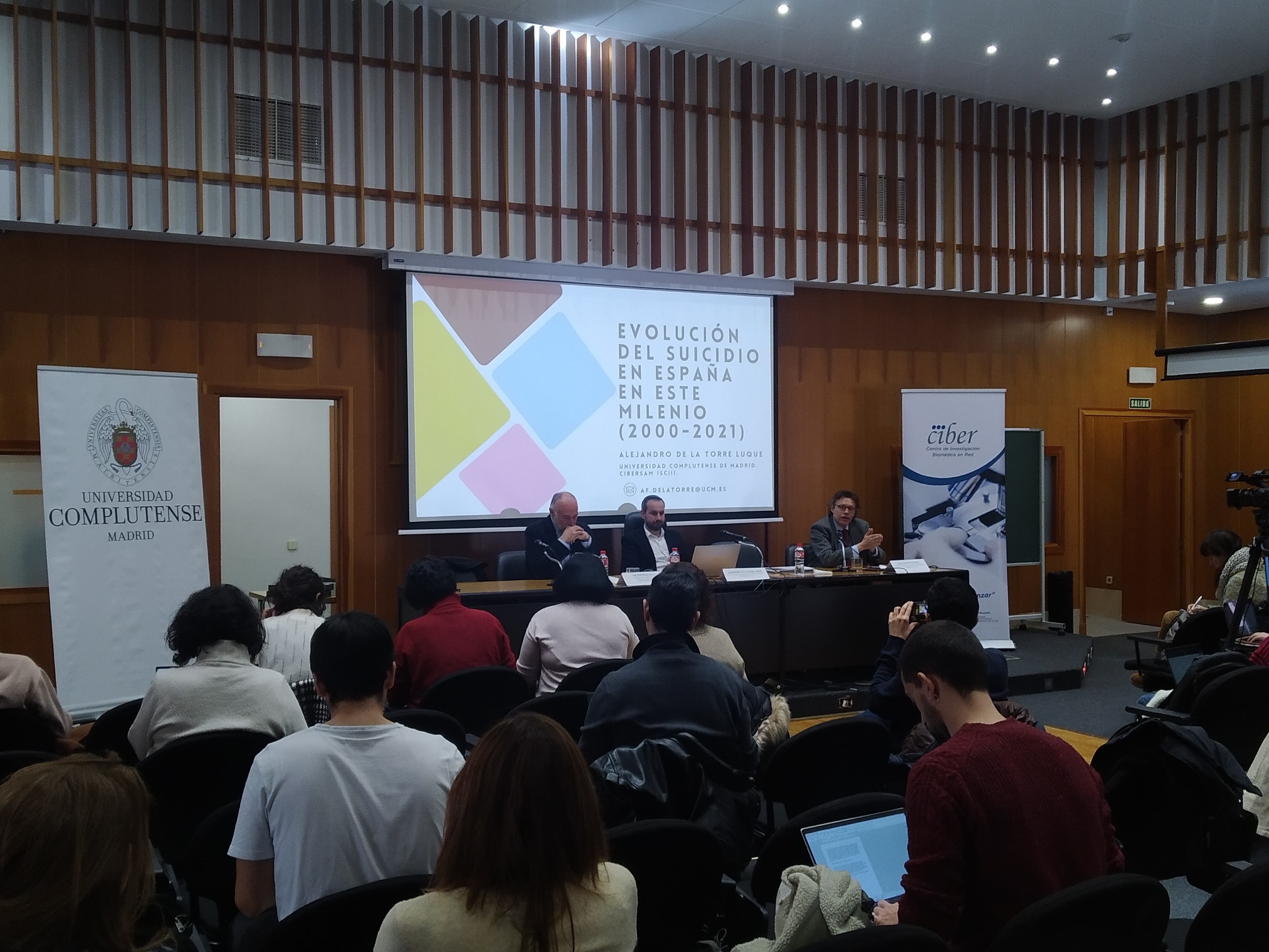 Once personas fallecieron al día por suicidio en España en 2021, de las cuales 3 de cada 4 fueron hombres